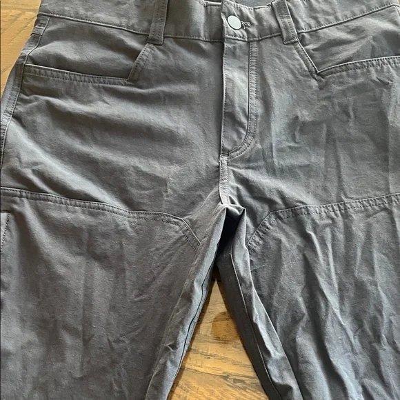 Kirkland Signature Men's Dark Gray Chinos - Picture 3 of 4